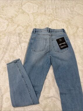 Curvy Skinny Light Blue Jeans - Size 28